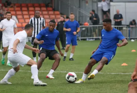 Leeds, Chelsea, Newcastle e os cenários mais improváveis da Premier League 2026/27