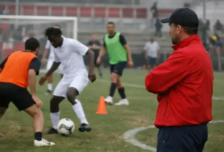 Atlético de Madrid observa Nicolás Jackson como plano para a vaga de Julián Álvarez