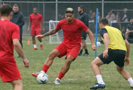 Liverpool fecha empréstimo de Ronald Araujo e ganha reforço para a defesa
