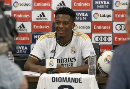 Yan Diomandé fecha com o Real Madrid e assina até 2033