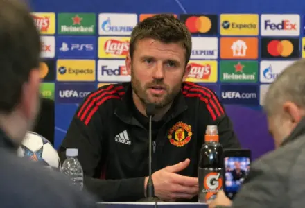 Cartão de visita ruim para o Manchester United de Carrick e noite dura para o Tottenham