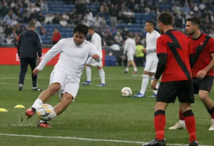 Real Madrid impõe ritmo e abre vantagem sobre o Rayo Vallecano no Bernabéu