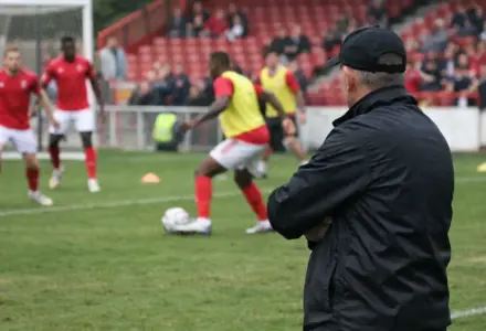 Expansão do estádio do Nottingham Forest avança, mas projeto esbarra em trânsito e acesso