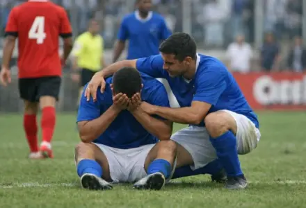 Cruzeiro avança por Paulinho e aguarda desfecho em breve