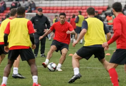 Arteta cobra melhora na arbitragem após polêmica em Sunderland