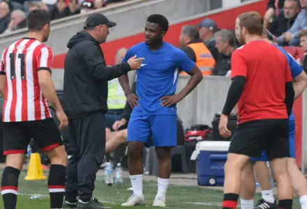 Brentford, Brighton e Bournemouth desafiam a lógica da Premier League