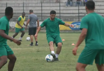 Yassir Zabiri reencontra confiança e vira nome forte no início da temporada