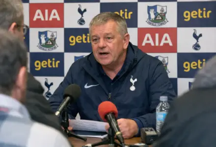Tottenham reforça apoio ao Enfield Town com gesto prático fora de campo