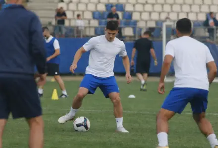 OM mira Ianis Hagi como aposta barata para a janela de janeiro