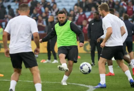 Tottenham precisa de mais atitude, diz De Zerbi após derrota para o Aston Villa