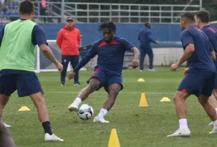 PSG quer evitar novo caso Barcola com a renovação de Désiré Doué