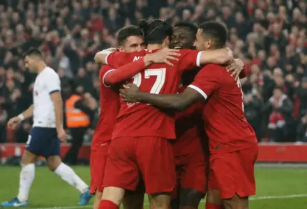 Liverpool recebe o Tottenham em Anfield por vaga na próxima fase da EFL Cup