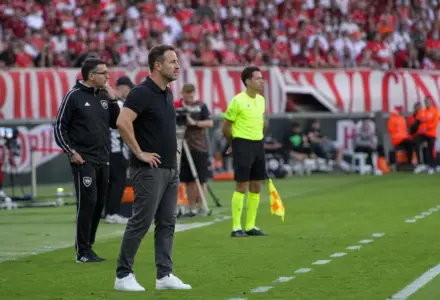 Botafogo é batido pelo Internacional e volta a expor falhas no Beira-Rio