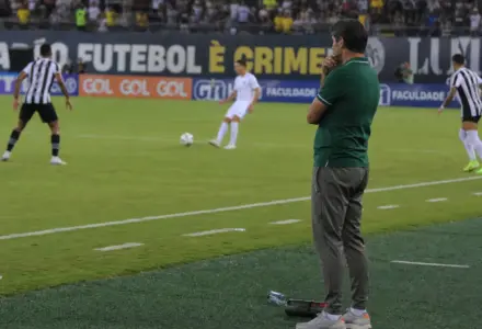 Palmeiras precisa secar o Flamengo após empate com o Santos