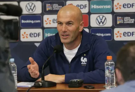 Zidane aprova reação da França e celebra virada sobre a Bélgica