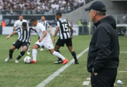 Atlético-MG e Santos se enfrentam na Arena MRV pela 30ª rodada