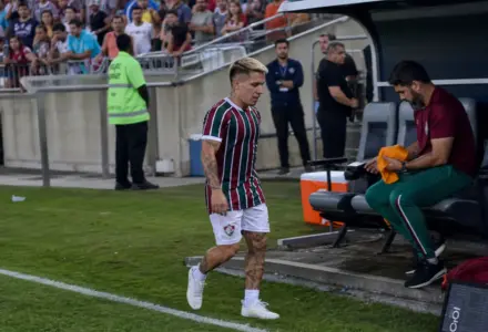 Soteldo passa por recondicionamento físico no Fluminense após dores na coxa