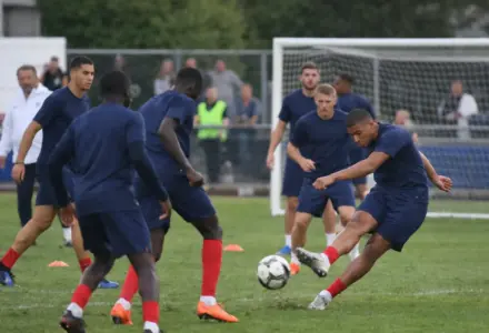 Mbappé e Dembélé afastam ruído e tentam blindar a seleção francesa