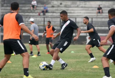 Vasco retoma os trabalhos de olho no clássico contra o Botafogo