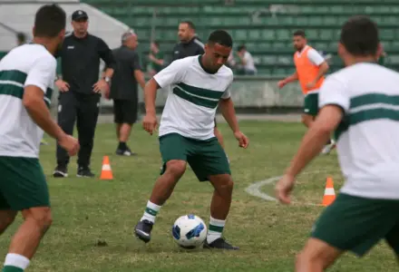 Coritiba terá mudanças na defesa contra o Botafogo