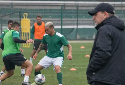 Antony treina normalmente e reforça o Betis para a Champions League